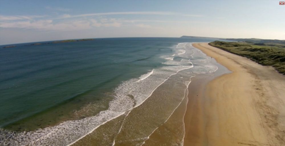 Portrush Adelphi Hotel Exterior foto Aerial view of the beach