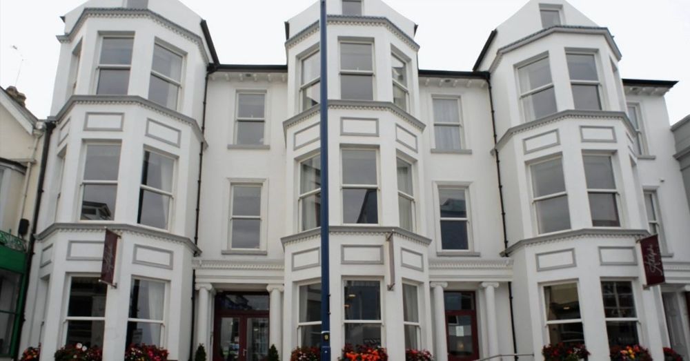 Portrush Adelphi Hotel Exterior foto The former home of the school, 1–3 St. Mary's Square, Brighton
